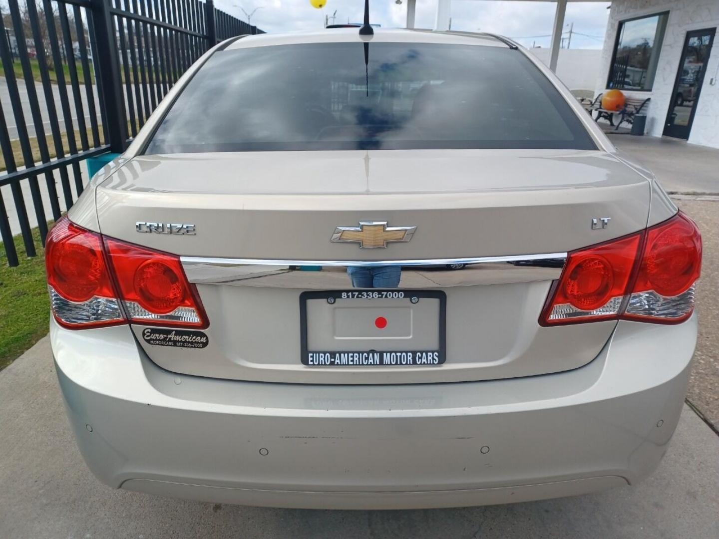 2011 GOLD /BLACK Chevrolet Cruze 1LT (1G1PF5S96B7) with an 1.4L L4 DOHC 16V TURBO engine, 6-Speed Manual transmission, located at 2001 E. Lancaster, Ft. Worth, 76103, (817) 336-7000, 32.746181, -97.301018 - Photo#6